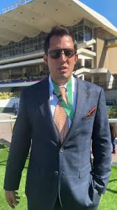 ▫️El propietario Darwin Lezama luego del triunfo de su yegua "Catira  Hermosa" en la 3era. carrera de la R42, envió un saludo a toda la afición  hípica....