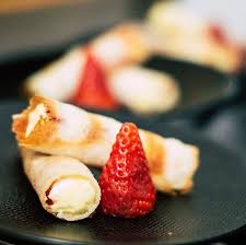 On Fait Assez Peu De Patisserie Avec Marion Ca Demande Beaucoup Trop De Precision Pour Des Gens Comme Nous Mais Bon Cette Fois Ci On S Food Strawberry Fruit