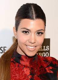 Men with a widows peak often have trouble finding a balanced hairstyle that suits their unique hair line. How To Choose Hairstyles That Work With Your Widow S Peak Popsugar Beauty Uk