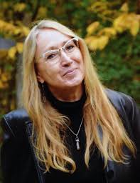 Cheryl Burr's Instagram, Twitter & Facebook