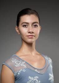 Damos la bienvenida a Victoria Lucena a la #EPDCYL Ana Laguna, Burgos como  profesora de danza clásica! Victoria inició sus estudios en el  Conservatorio Scaena Carmen Roche, obteniendo el título de Enseñanzas