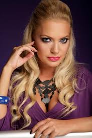 Andreea bălan și andreea antonescu au decis să pună stop carierelor solo și să redevină formația pe cele două andree le leagă o carieră fabuloasă în industria muzicală, fiind, în anii 2000, artistele cu. Andreea Antonescu Revine In Forta Uite Cat Este De Sexy In Noul Videoclip Mi Ai Luat Inima Video Ziarul National