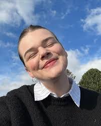 Rae Lindsey's Instagram, Twitter & Facebook