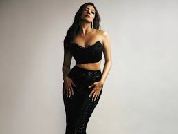 Malavika Mohanans All-Black Sequined Look Sets Her Fans Hearts Racing -  News18