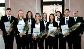Finde hier alle informationen der volksbank filiale neustädter straße 2 in schönbrunn (98667). Vr Bank Bad Salzungen Schmalkalden Eg Ubernimmt Auch 2017 Alle Auszubildenden Nhz24 De