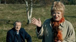 She was accepted to the theatre faculty of the academy of performing arts in prague. Jirina Bohdalova Tak To Je Sila Osmdesatileta Ciperka Jirina Bohdalova V Novem Filmu Preleza Plot Jako Zamlada Super Cz