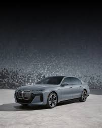 2024 BMW 750e xDrive Plug-In Hybrid Luxury Sedan | Features ...
