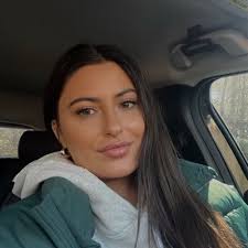 Beth Young (@bby1971)