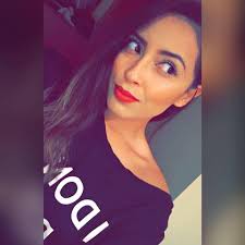 Eli Ponce's Instagram, Twitter & Facebook