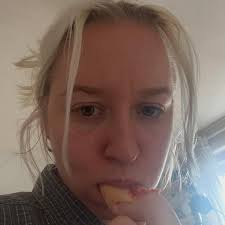 mini musikvideo recap 🍰 Ich bin fast vom Matratzenstapel gefallen, durfte  einen Kuchen zertreten, hab tatsächlich Blut auf meiner Gitarre vorgefunden  von meinem rockigen Spielen, aber vor allem hab ich die liebsten