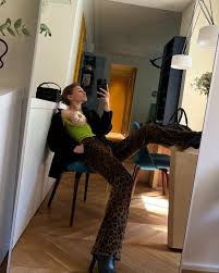 Анастасия Миронова на фото в Instagram HD phone wallpaper