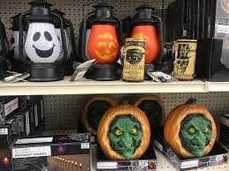 While anyone can enjoy the food, festivities, gifts, and gallons of booze that come with other holidays when you're ready to get inspired and give your home the makeover it deserves, here's 23 houses that are doing halloween decorations eerily proper. Big Lots Halloween 17 The Haunted Housewife