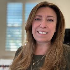 Mayhem and friends regroup and refresh after an exhausting day of shopping. 