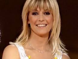 Coupe De Cheveux Mi Long Degrade Avec Frange Coupes De Cheveux Avec Frange Coupe De Cheveux Coupe Cheveux Mi Long