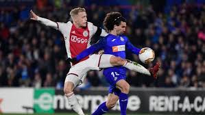 Born 18 april 1997) is a dutch professional footballer who plays as a midfielder for premier league club manchester united and the netherlands national team. Donny Van De Beek Calon Pemain Anyar Mu