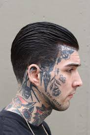 Afin de divertir les admirateurs de messieurs aux long cheveux,ou la chevelure est un véritable fantasme! Quelle Coupe De Cheveux Pour Un Homme Les 10 Tendances De 2018 Ton Barbier