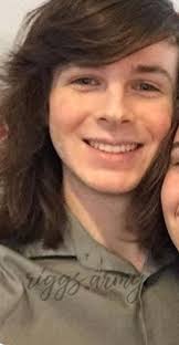 He Almost Never Smiles With His Teeth He S So Cute Chandlerriggs Chandler Riggs Carl Grimes Chandler