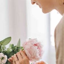 Sure, you may have made an announcement on your wedding website warning guests you're going it's tacky—especially if your guests have traveled. Classy Fake Flower Arrangements How To Make It Less Tacky