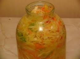 салат из капусты перца моркови и лука на зиму Recept Salat Iz Kapusty Vitaminnyj Costav Kapusta Perec Bolgarskij Luk Repchatyj Morkov Sol Sahar Maslo Ras Salat Iz Kapusty Recepty Recepty Zakusok
