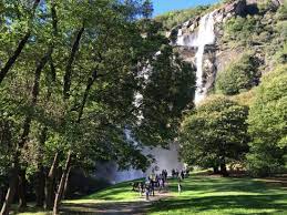Acquafraggia, un nome che evoca una delle più belle zone della valchiavenna, cioè una valle, un lago, una cascata posti allo sbocco della val. Cascata Bild Von Cascate Dell Acqua Fraggia Piuro Tripadvisor