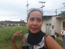 FORENSE SALE CON FUERTE CUSTODIA POLICÍAL SIN ENTREGAR EL CUERPO DE LA  JOVEN CANDY MELGAR TRAS AUTOPSIA TRINIDAD 07/ABRIL/2018/ Despues de una  larga espera que duró más de 5 horas, la forense