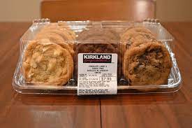 If all this sounds familiar, i have some really good (potentially dangerous) news for you. Costco Kirkland Signature Chocolate Lover S Cookie Pack Review Costcuisine