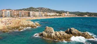 Il n'y a qu'à se promener le long de la plage pour découvrir une clientèle plutôt. Lloret De Mar Visiter Et Incontournables A Faire A Lloret De Mar