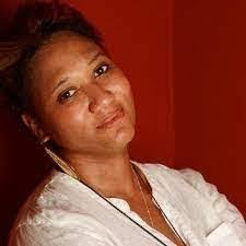 Sharon Roseberry's Instagram, Twitter & Facebook