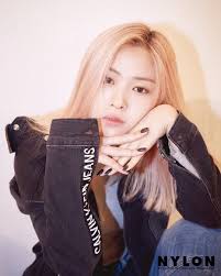 Sungmin Choi, Editor-in Chief of Nylon Korea, posted photos of ITZY from  the magazine (Yeji, Lia, Ryujin,Ryujin, Yuna)