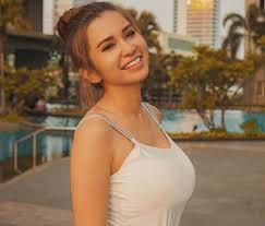 Pada segmen kedua, kristupa bersama fotografer melakukan pemotretan foto painting. 5 Presenter Olahraga Cantik Dan Seksi Yang Bikin Pria Betah Di Depan Tv Okezone Lifestyle
