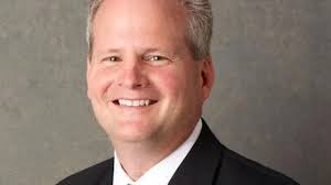 How The Leader of TWO MEN AND A TRUCK Helps Move People Forward