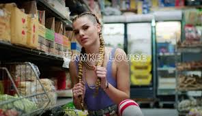 Famke louise vlogs's kanaal, de plek om alle video's, afspeellijsten en livestreams van famke louise vlogs te bekijken op dailymotion. Lennard Kijkt Elke Dag Naar Clip Van Famke Louise Want Hij Vindt Het Stom