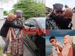 Get more info like birth place, age, birth sign, biography, family, relation & latest news etc. Setahun Kerja Keras Kumpul Duit Emma Maembong Hadiahkan Kereta Mewah Idaman Buat Ayah Tersayang Mingguan Wanita