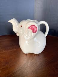 1950's Shawnee Adorable Ceramic Elephant Creamer, off White With Pink,  Brown, and Gray Accents, Excellent VTG Condition, Size in Photos.
