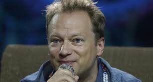 Maciej stuhr (born 23 june 1975) is a polish actor, comedian and impressionist, also a where did maciej stuhr go to university? Stuhr Odpowiada Violi Kolakowskiej Wolalbym Isc Na Wodke Z Sasinem