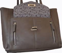 Il y a plein de cabas différents et la. Sac A Main Cabas Noir A4 Pour Femme Styleance