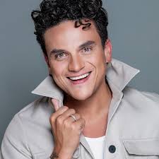 Silvestre (sylvester) es uno de los principales looney tunes, siempre aparece persiguendo a piolín, speedy gonzáles o hippety hopper. Silvestre Dangond Youtube