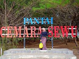 Nasib pantai cemara sewu ini sekiranya hampir sama dengan nasib pantai goa cemara. Spot Foto Mempesona Di Pantai Cemara Sewu Jogja Jogjacars Com