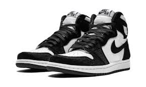 Wmns Air Jordan 1 High Og Twist Cd0461 007 2019 In 2020 Air Jordans Jordan Shoes Girls Jordan 1 High Og