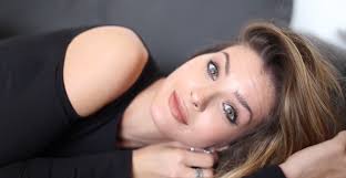 La china suárez reveló cuál es el problema de benjamín vicuña: File China Suarez Sml 2 Png Wikimedia Commons