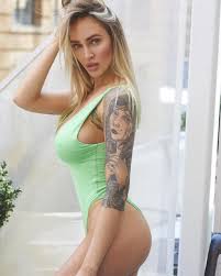 Alyssa Barbara - Free nude pics, galleries & more at Babepedia