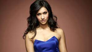 Janina zione gavankar, born november 29, 1980 in joliet, illinois, is an american actress who plays the role of luna garza on the hbo original series true blood. Janina Gavankar Joins The Cast Of Husbands Apparently Doesn T Need Sleep True Blood Net