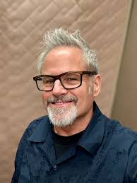 Breaking news: I can see again. Thanks to MusiCares for the hookup, the  world looks way sharper… for better or worse. 👓✨