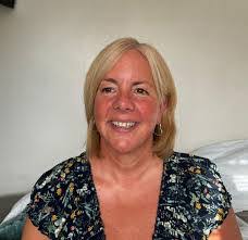 Angela Parkin's Instagram, Twitter & Facebook