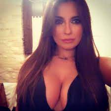 Noemi usai | 31 dicembre 2015. La Ciociara Di Avanti Un Altro Alessia Macari E La Tifosa Piu Sexy Del 2015 Radiocassinostereo