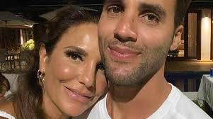 Tickets on sale today, secure your seats now, international tickets 2021 Ivete Sangalo Mostra As Gemeas Uma E Igual Ao Papai E Outra A Mamae