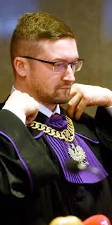 Pluskwy w areszcie śledczym. "Gdy zobaczyłem mojego klienta, byłem  wstrząśnięty"