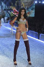 Supermodel fit with kelly gale. Model Kelly Gale Is Working Out 6 Days A Week And Walking Up To 30kms A Day Before The 2018 Victoria S Secret Fashion Show Vogue Australia