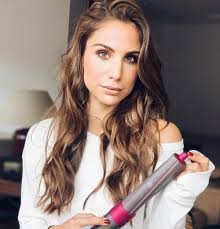 Lucia Villalon Makin Glowing, Cristiano Ronaldo Menyesal Putus? : Okezone  Bola