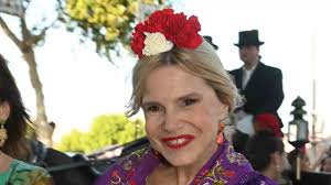 Eugenia Martínez de Irujo arrasa con el traje de flamenca más bonito de la  Feria de Abril 2025